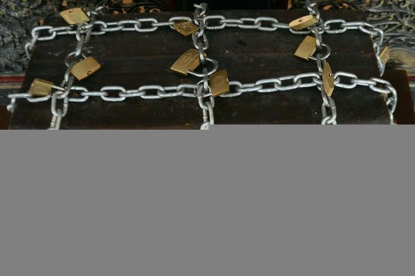 大乐透黑平台的常见套路与法律边界：万博体育提醒警惕陷阱